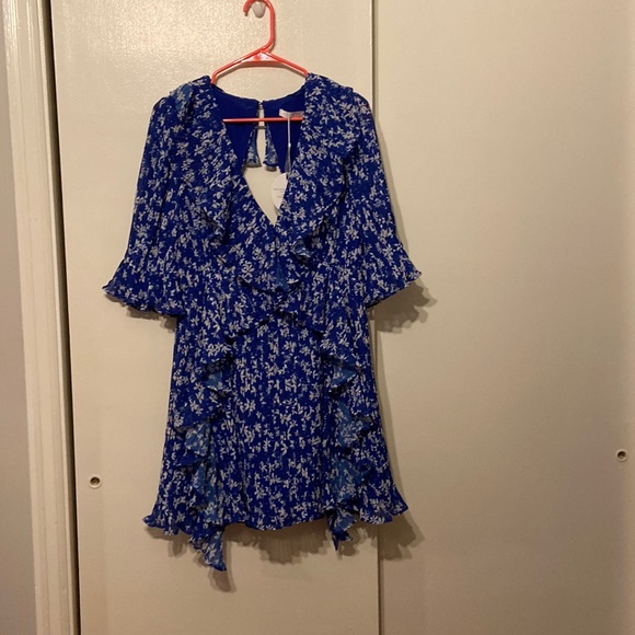 TALULAH | Dresses | Nwt Talulah Blue Floral Pleated Mini Dress Sz L |  Poshmark